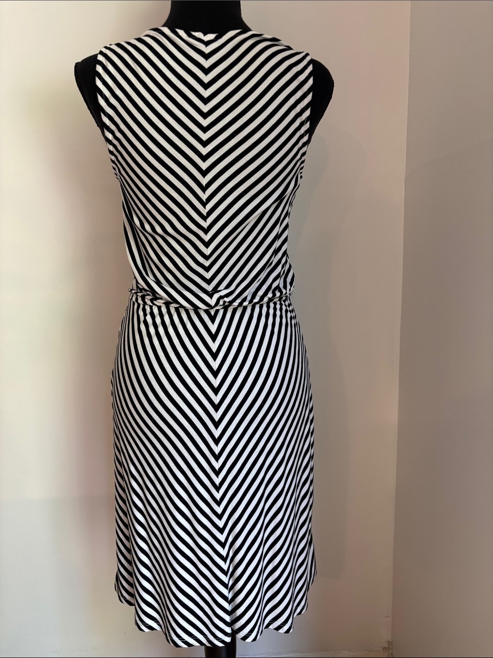 MERONA Chevron stripe tank dress SLIMMING! Stretchy size S small - Picture 2 of 2